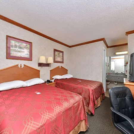 Econo Lodge-3