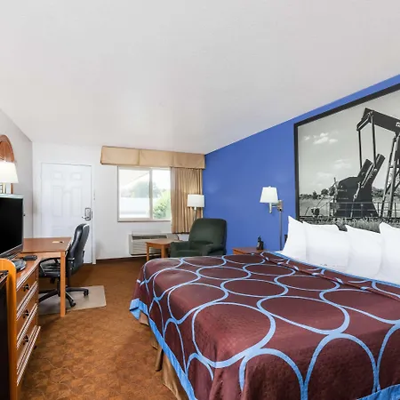 Super 8 By Wyndham Cleburne-3