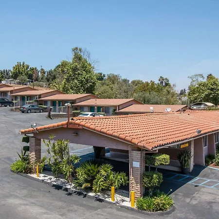 Rodeway Inn Fallbrook Downtown-2