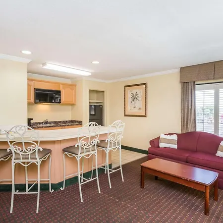 Days Inn By Wyndham Destin-2