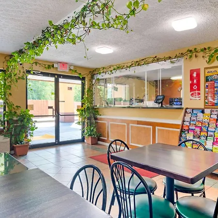 Econo Lodge Decatur - Atlanta East-2
