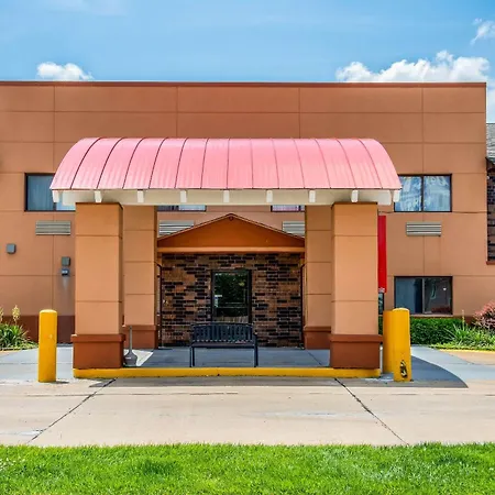 Econo Lodge Topeka At Wanamaker-2