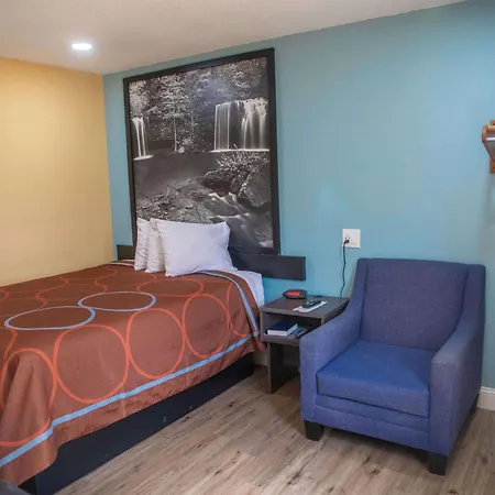 Super 8 By Wyndham Mountain Home-3