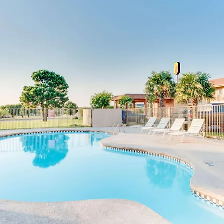 Super 8 By Wyndham Big Spring Tx-2