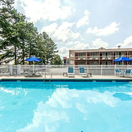 Econo Lodge Cleveland-2