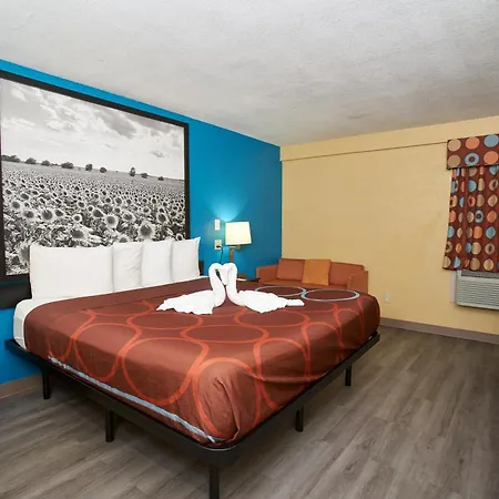 Super 8 By Wyndham Wichita Airport West Kellogg-2