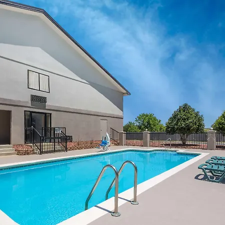 Super 8 By Wyndham Montgomery I-65-3
