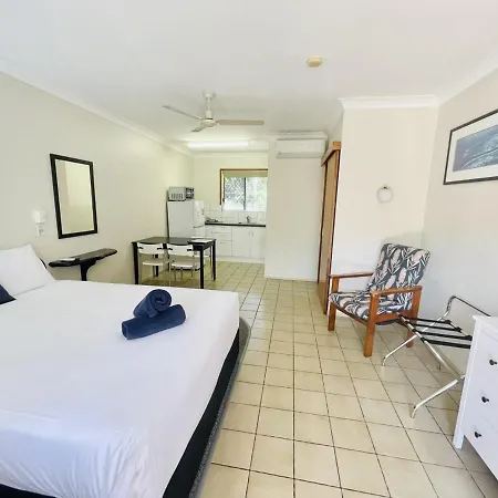 Paradise Court Holiday Units-2