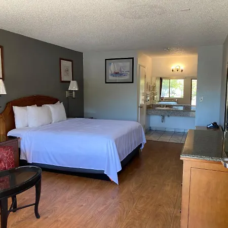 Howard Johnson By Wyndham Azusa-2