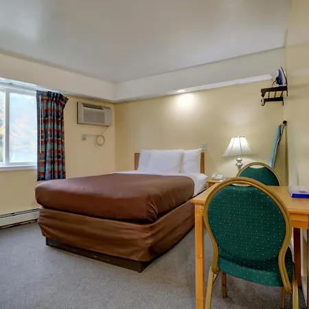 Brookside Inn & Cottages-3