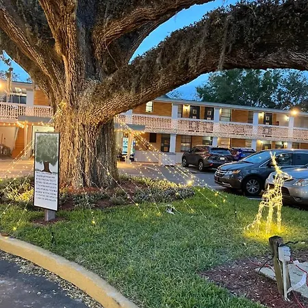 Castillo Inn-2