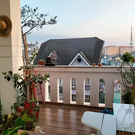 Strawberry Hotel Dalat-2