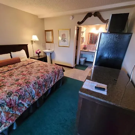 Express Inn And Suites-3