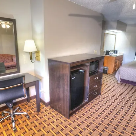 Amerivu Inn & Suites - Helen - Downtown-3