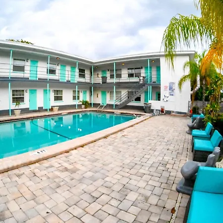 Uptown Inn & Suites-3