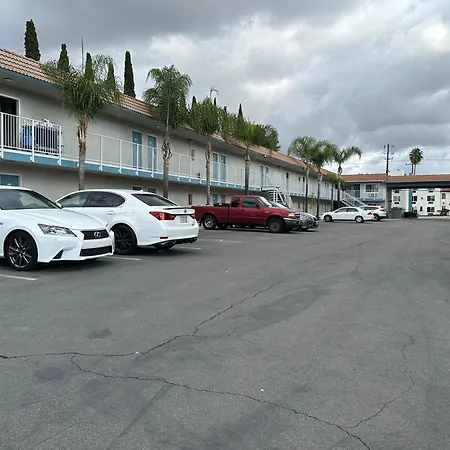 Villa Inn Anaheim-3