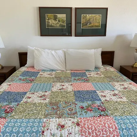 Windcrest Inn And Suites-3