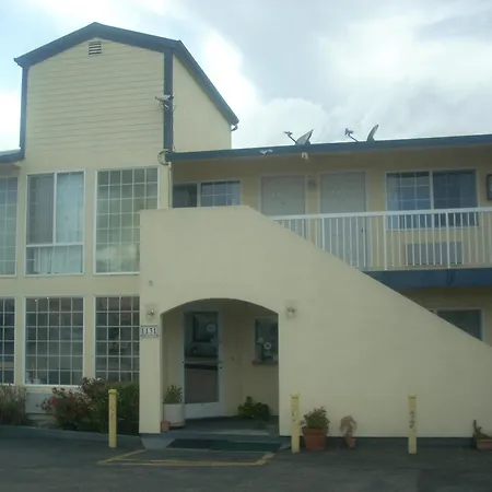 Economy Inn Seaside-2