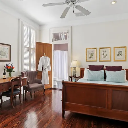 Maison Perrier Bed & Breakfast-2