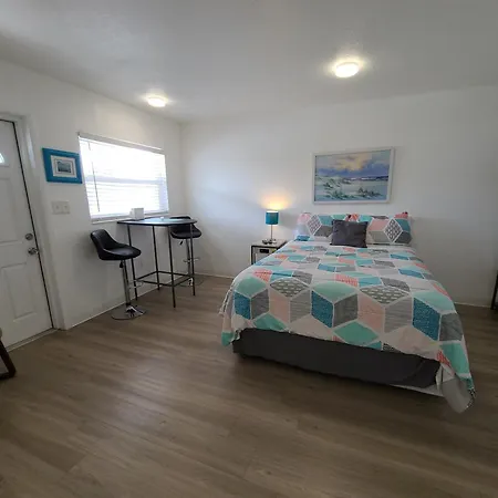 Sun Island Motel-3