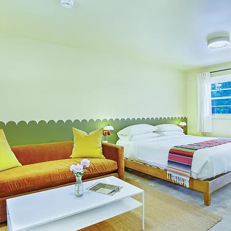 The Siesta Motel-3