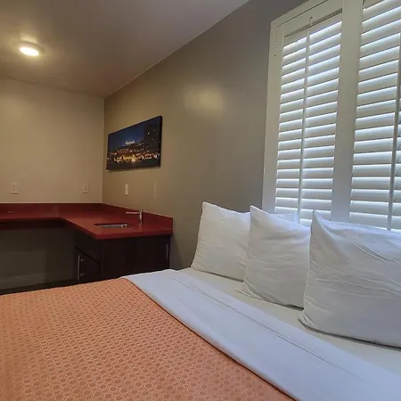 Presidio Parkway Inn-2