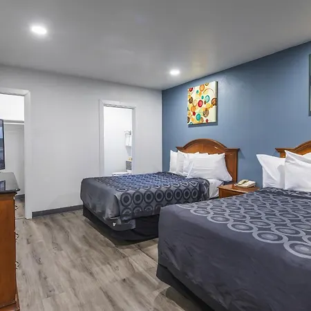 Hitching Post Studios Inn-2