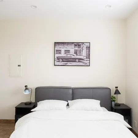 Three-Bedroom Hollywood Condo-2
