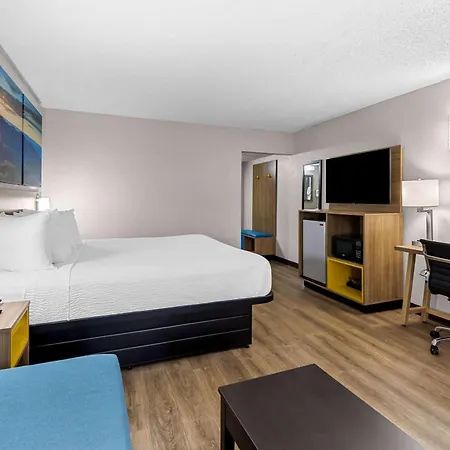 Days Inn By Wyndham Clayton-3