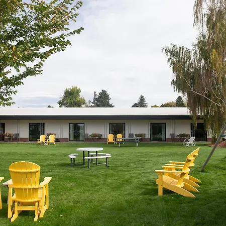 Sapphire Motel Midtown Bozeman-2