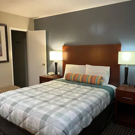 Travelers Inn Eugene University-2