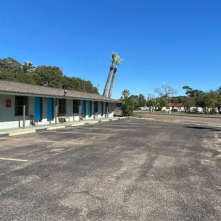 Tropic Motel-2