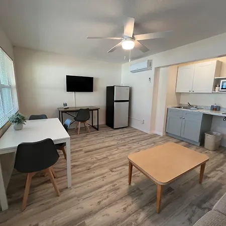 Beachside Resort Motel-2