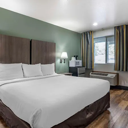Econo Lodge Portland Airport-3