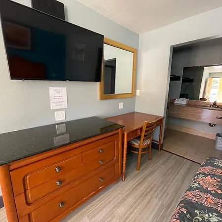 Travelers Inn-3
