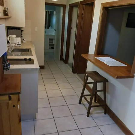 Tallow Beach Motel (Adults Only)-3