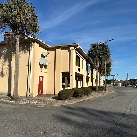 Guest Cottage & Suites By Oyo Brunswick-Golden Isles-3