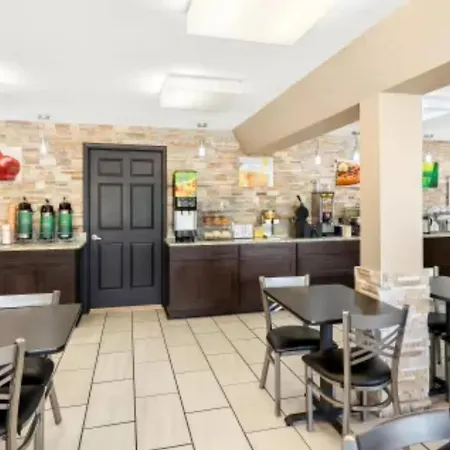 Quality Inn Middleburg Heights Near Cleveland Airport-2