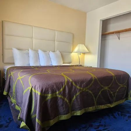Super 8 By Wyndham Denver Central-2