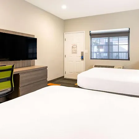 Rodeway Inn Near Melrose Ave-3