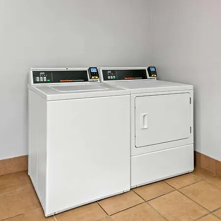Super 8 By Wyndham Grand Prairie Southwest-2
