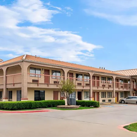 Super 8 By Wyndham Grand Prairie Southwest-3