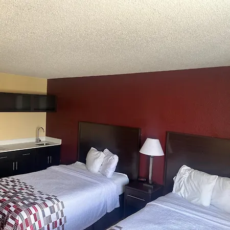 Red Roof Inn & Suites Indianapolis Airport-2