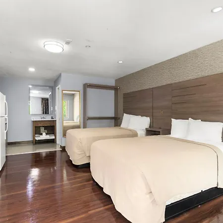 Travel Inn & Suites-3