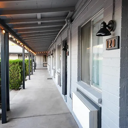 Rim Country Inn - Self Serve Hotel --3