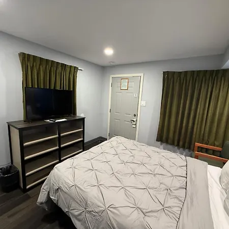 Bishop Elms Motel-3