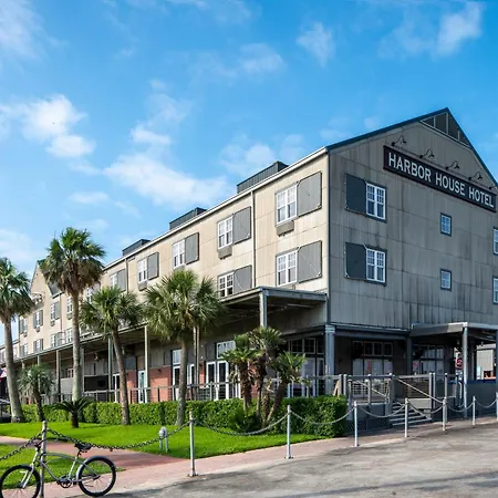 Harbor House Hotel And Marina At Pier 21-3