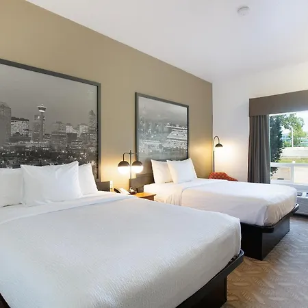 Super 8 By Wyndham Calgary Shawnessy Area-2