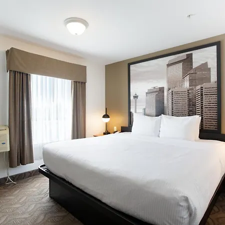 Super 8 By Wyndham Calgary Shawnessy Area-3