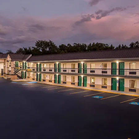 Super 8 By Wyndham Columbia-3